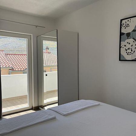 Apartmani Mlinar - One Bedroom Apartment With Seaview Grebaštica المظهر الخارجي الصورة