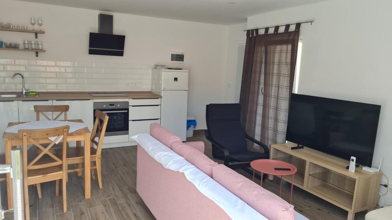 Apartmani Mlinar - One Bedroom Apartment With Seaview Grebaštica المظهر الخارجي الصورة