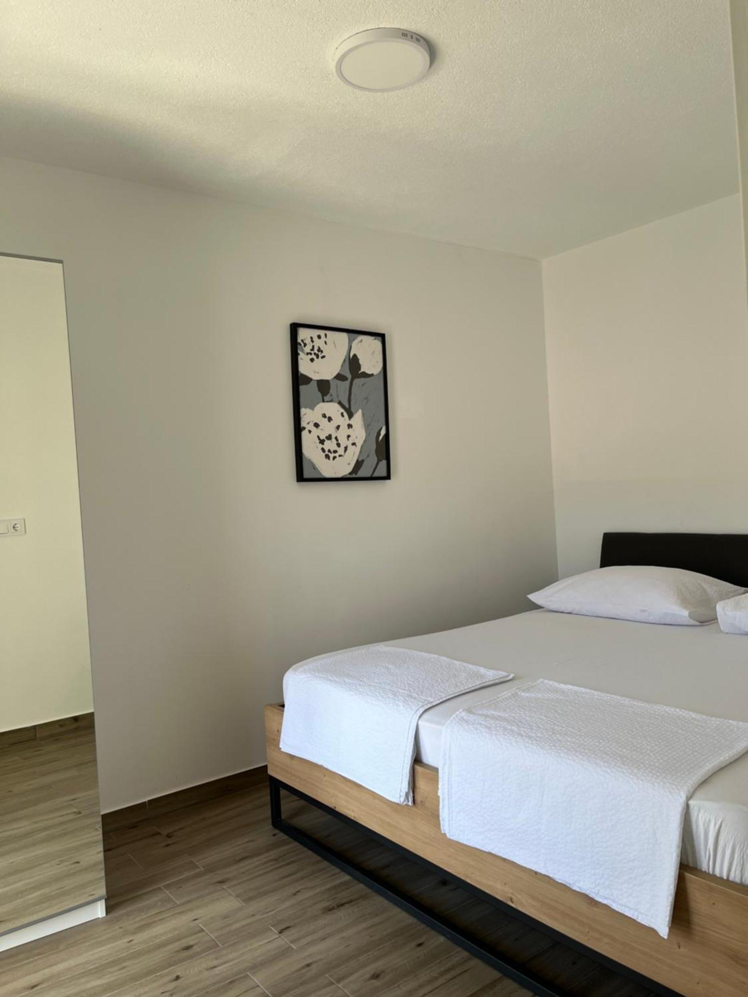 Apartmani Mlinar - One Bedroom Apartment With Seaview Grebaštica المظهر الخارجي الصورة